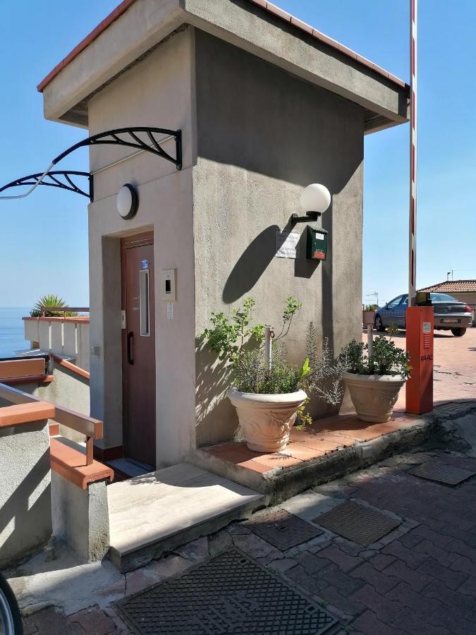 Al Bajah Loft Monovano Con Requisiti Hotel Taormina Exterior photo