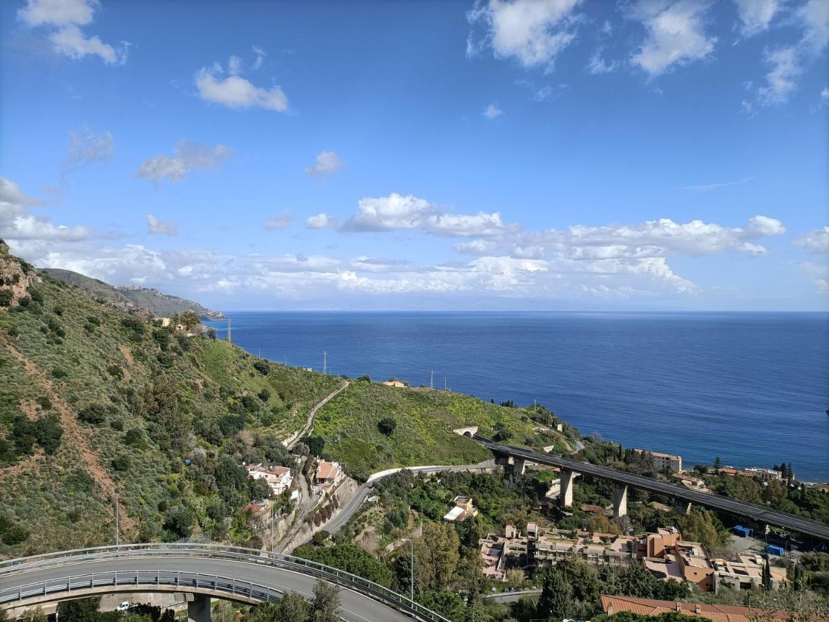 Al Bajah Loft Monovano Con Requisiti Hotel Taormina Exterior photo